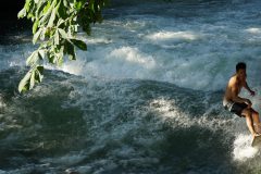 Surfer am Eisbach